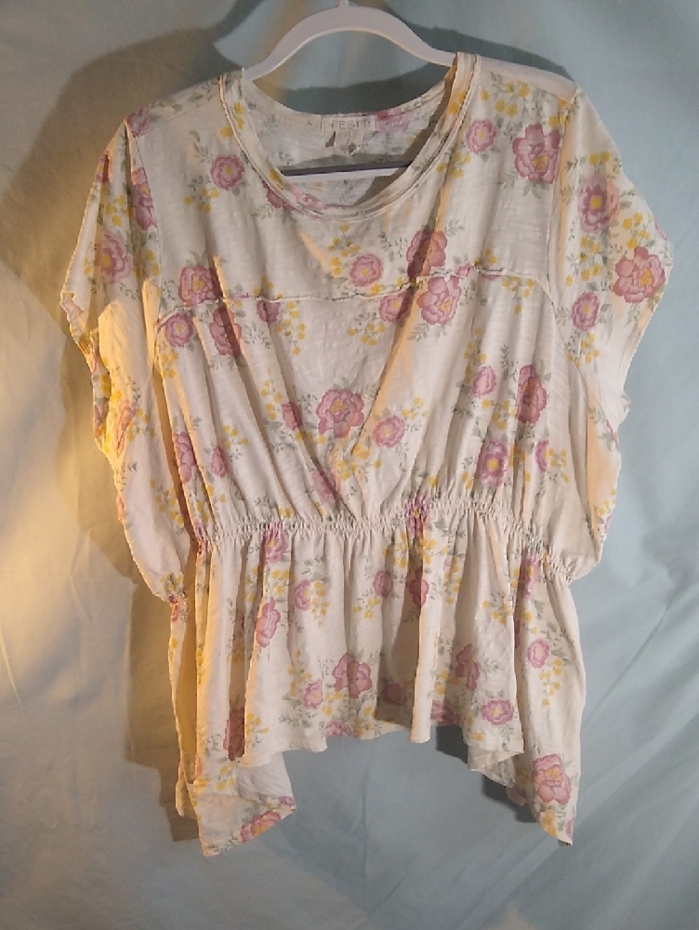Festi size 2 cream w-pink flowers green leaves & yellow blooms